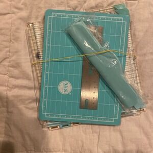 We R‎ Memory Keepers Precision Press Stamping Tool Teal with Ruler and Handle